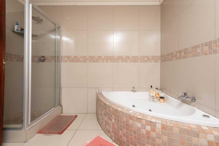 6 Bedroom Property for Sale in Liefde en Vrede Gauteng