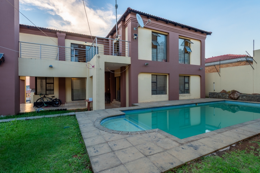 6 Bedroom Property for Sale in Liefde en Vrede Gauteng