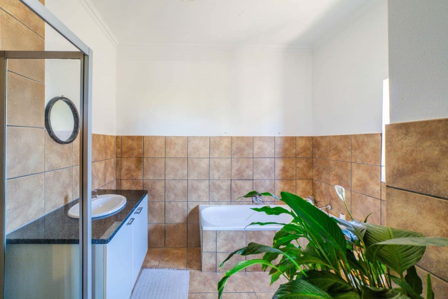 1 Bedroom Property for Sale in Carlswald Gauteng