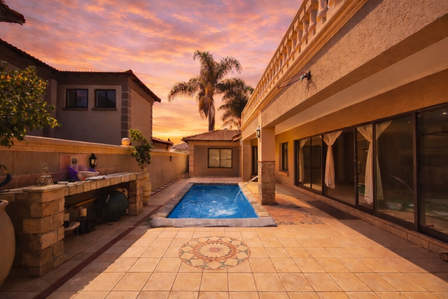 To Let 4 Bedroom Property for Rent in Willowbrook Gauteng