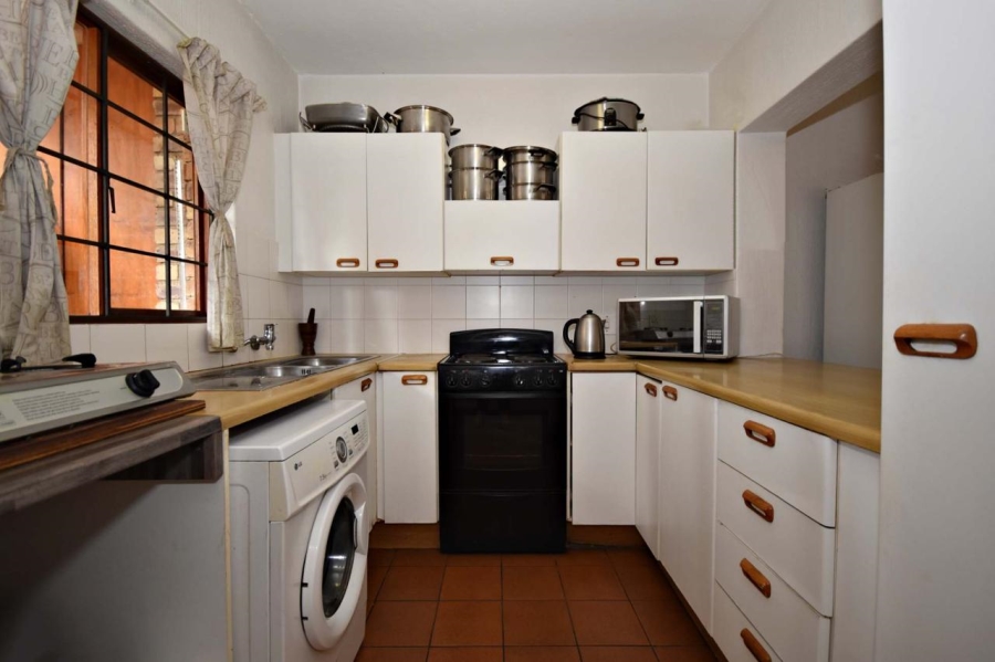 To Let 2 Bedroom Property for Rent in Bromhof Gauteng