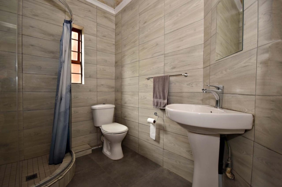 To Let 2 Bedroom Property for Rent in Bromhof Gauteng