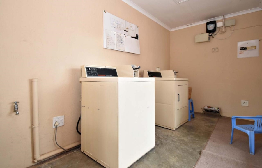 To Let 2 Bedroom Property for Rent in Bromhof Gauteng