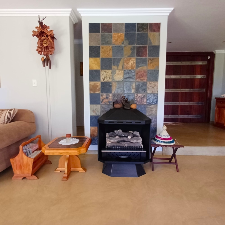 5 Bedroom Property for Sale in Sterkfontein A H Gauteng