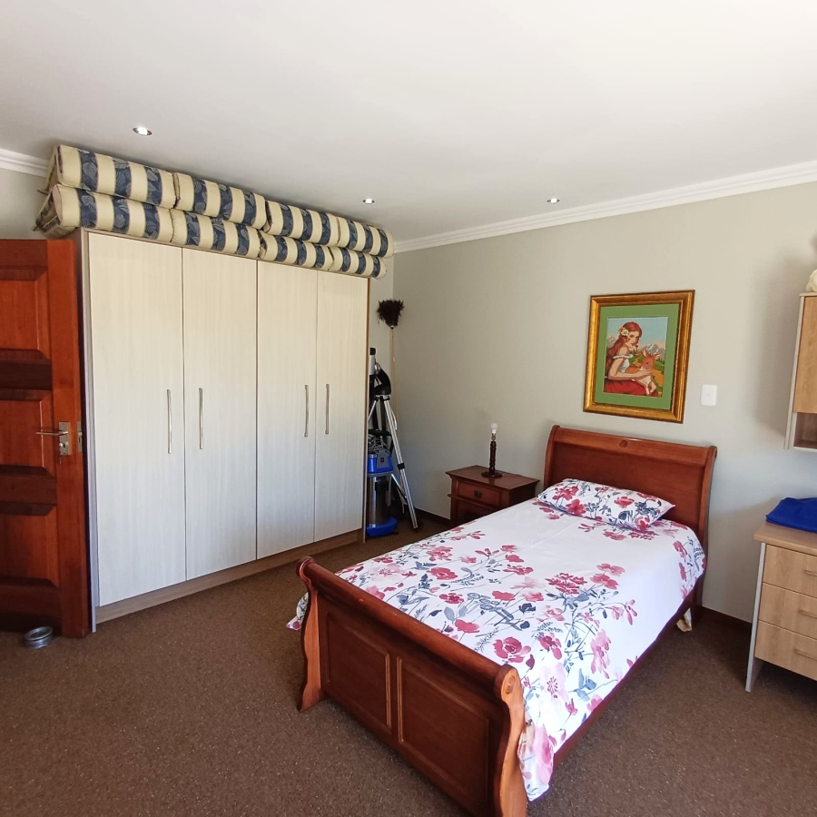 5 Bedroom Property for Sale in Sterkfontein A H Gauteng