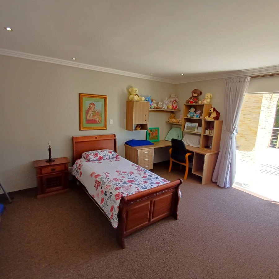 5 Bedroom Property for Sale in Sterkfontein A H Gauteng