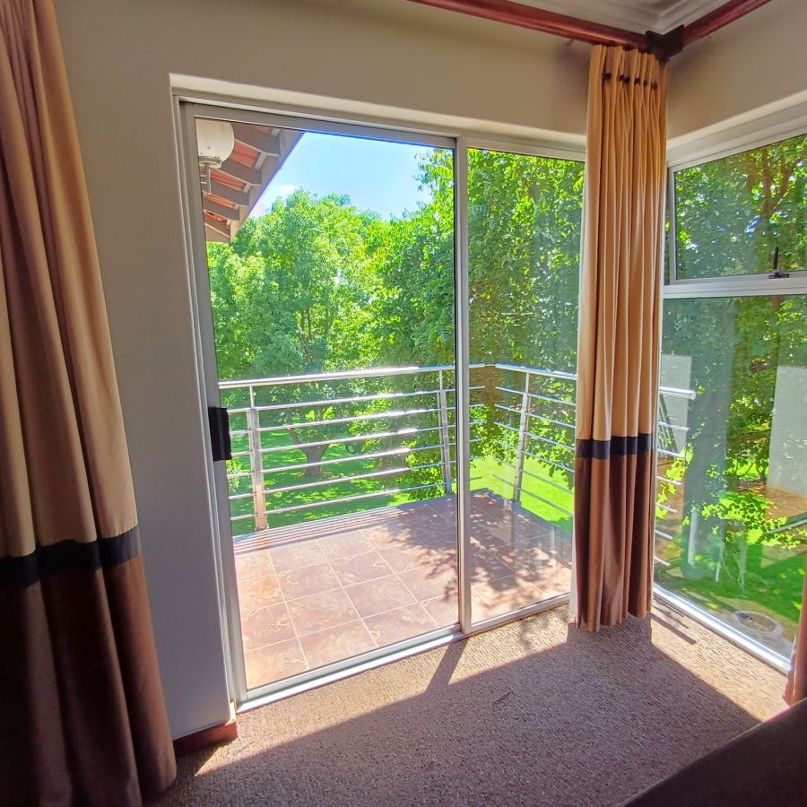 5 Bedroom Property for Sale in Sterkfontein A H Gauteng