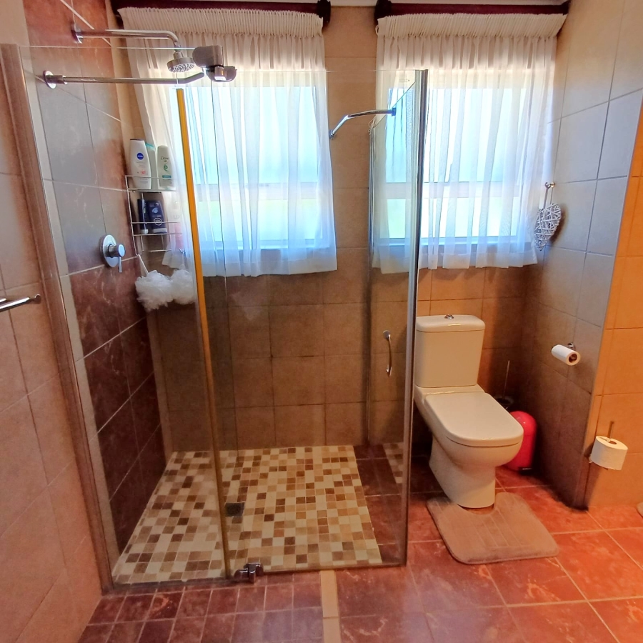 5 Bedroom Property for Sale in Sterkfontein A H Gauteng