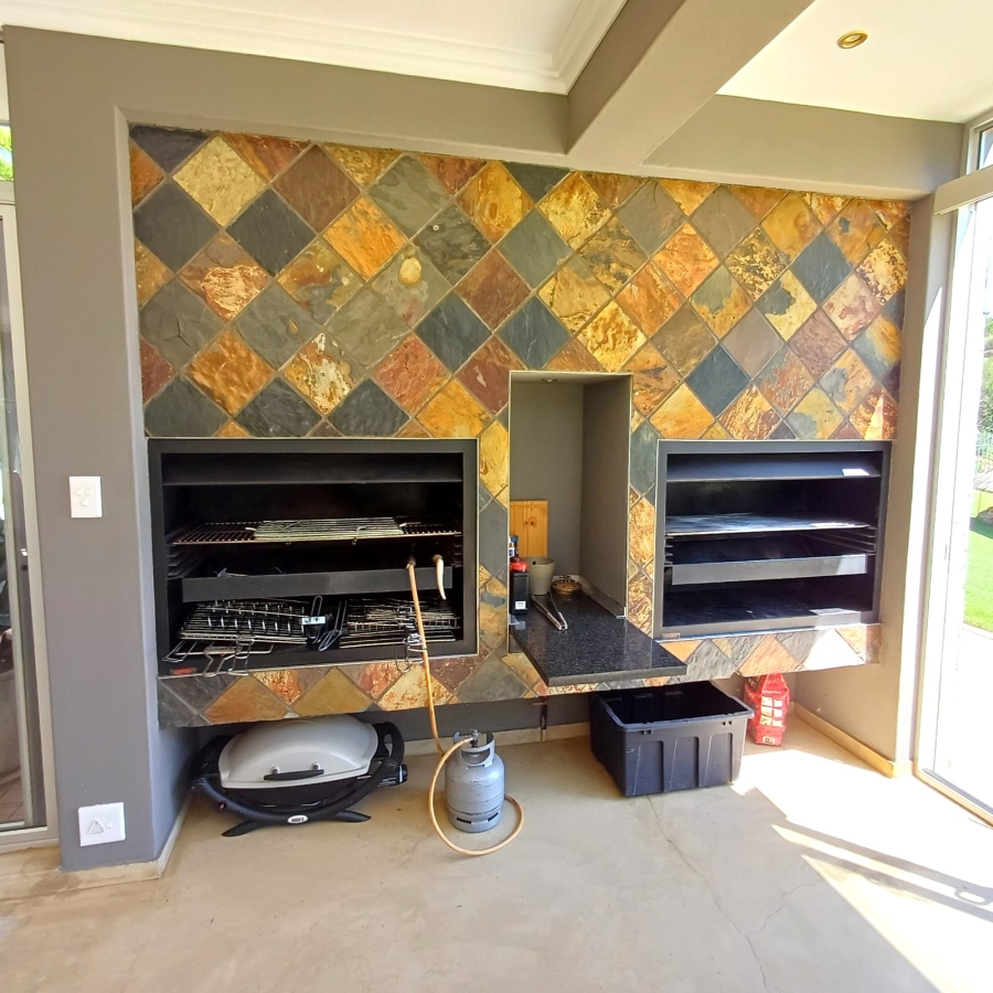 5 Bedroom Property for Sale in Sterkfontein A H Gauteng