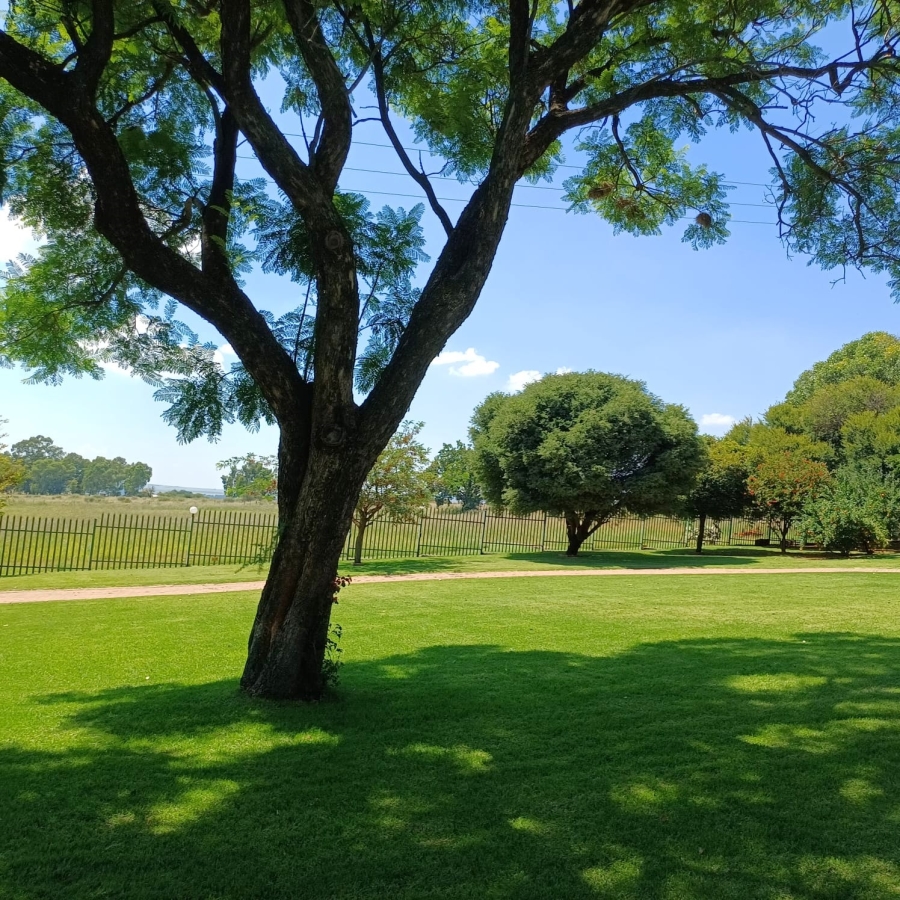 5 Bedroom Property for Sale in Sterkfontein A H Gauteng