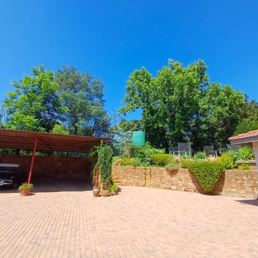 5 Bedroom Property for Sale in Sterkfontein A H Gauteng