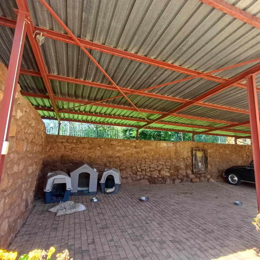 5 Bedroom Property for Sale in Sterkfontein A H Gauteng