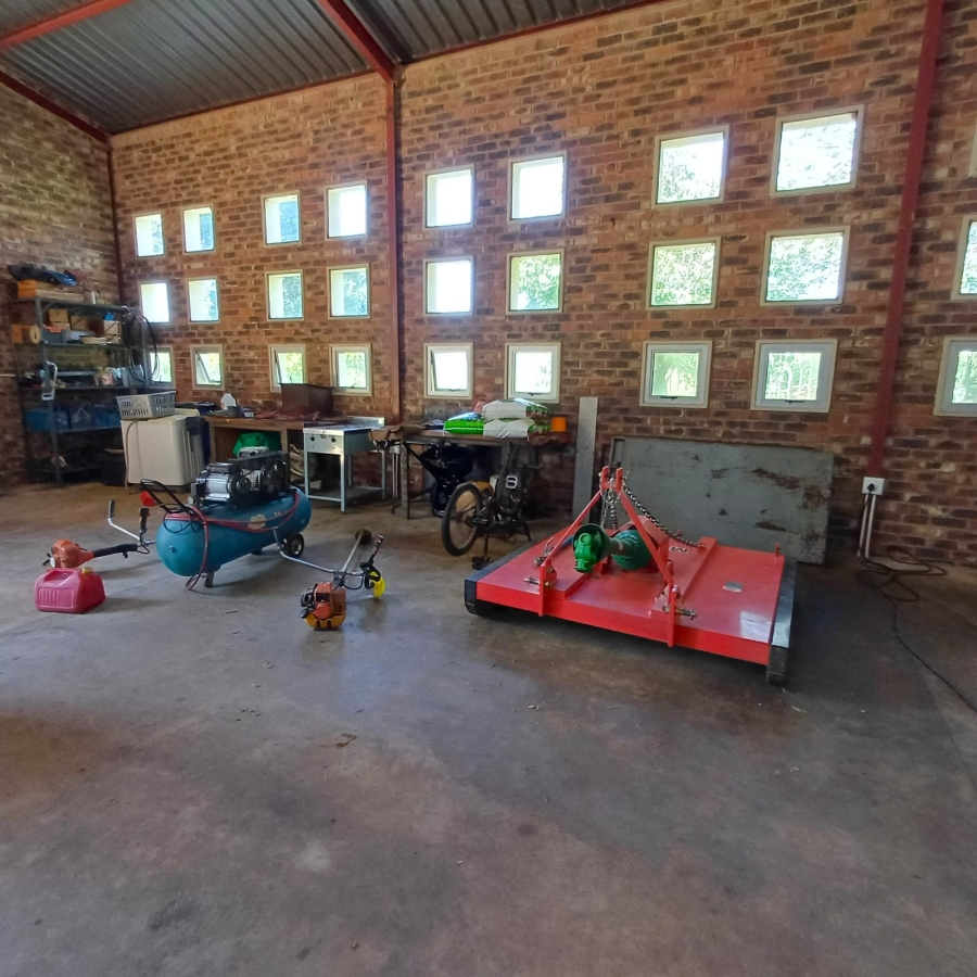 5 Bedroom Property for Sale in Sterkfontein A H Gauteng