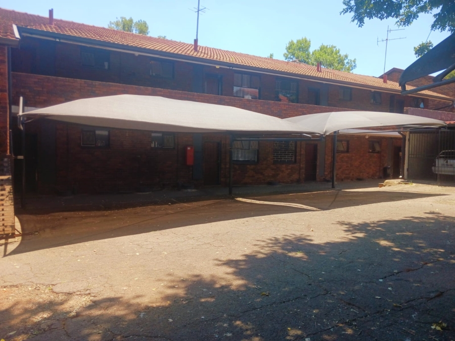 1 Bedroom Property for Sale in Windsor West Gauteng