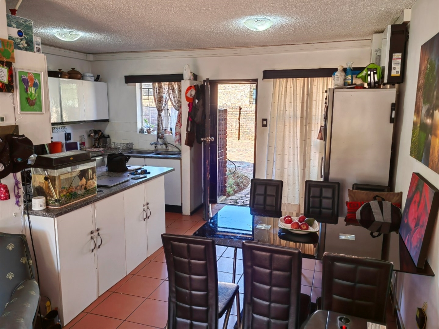 2 Bedroom Property for Sale in Garsfontein Gauteng