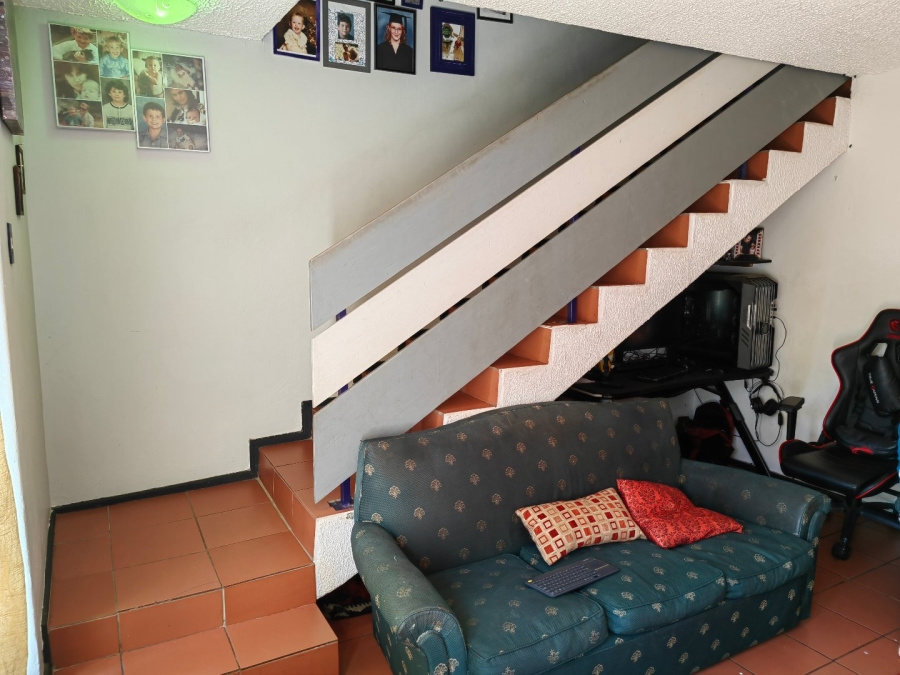 2 Bedroom Property for Sale in Garsfontein Gauteng