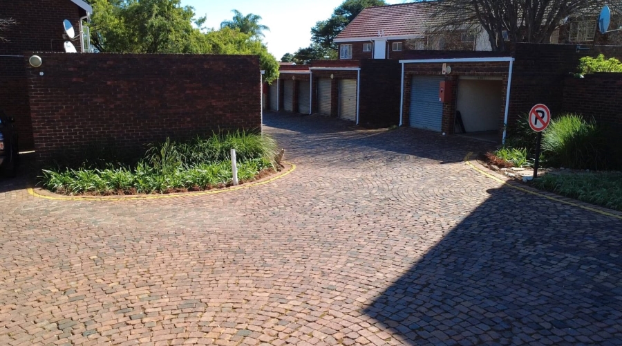 2 Bedroom Property for Sale in Garsfontein Gauteng