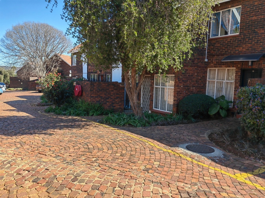 2 Bedroom Property for Sale in Garsfontein Gauteng