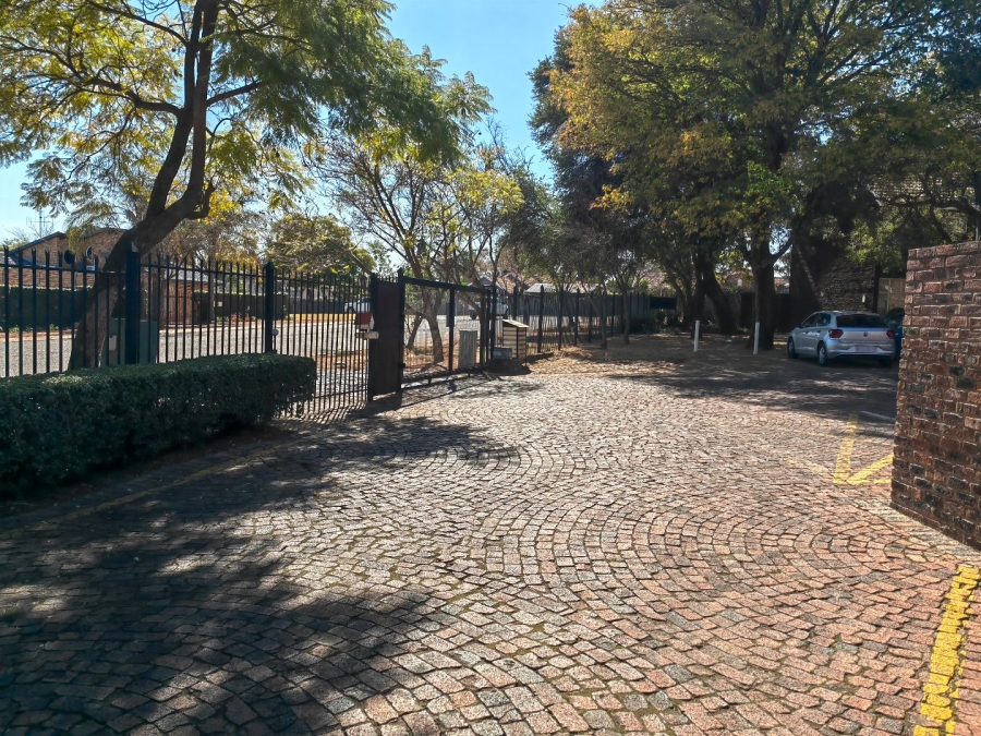 2 Bedroom Property for Sale in Garsfontein Gauteng