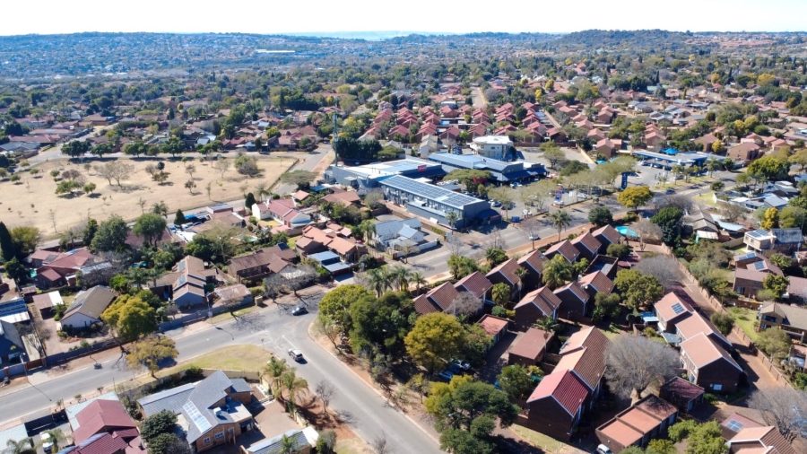 2 Bedroom Property for Sale in Garsfontein Gauteng