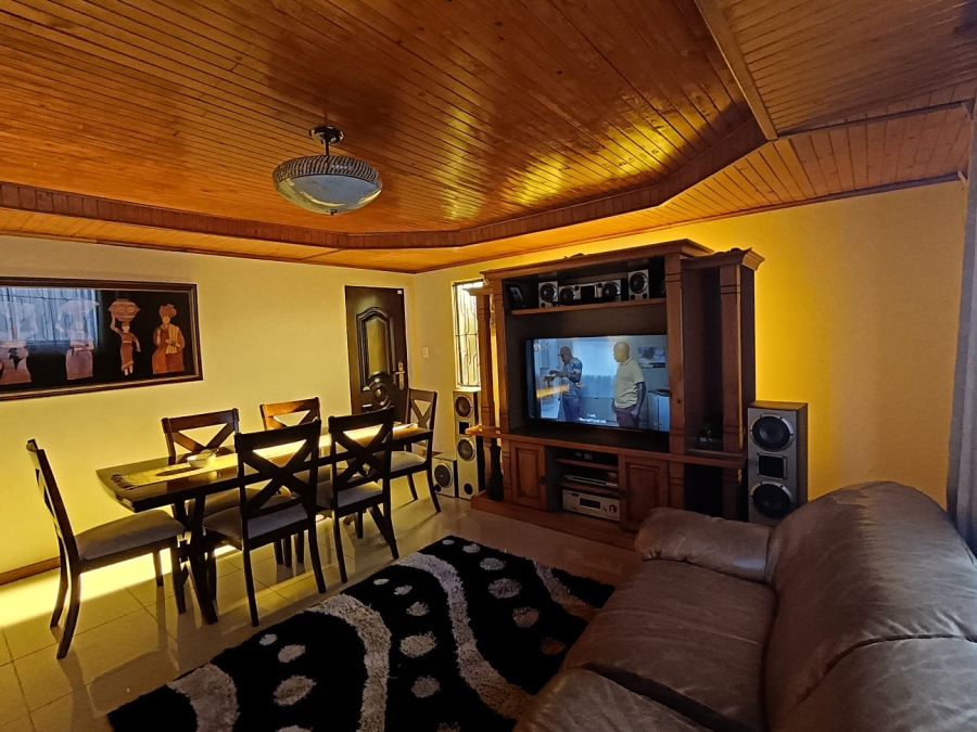 3 Bedroom Property for Sale in Ililiba Gauteng