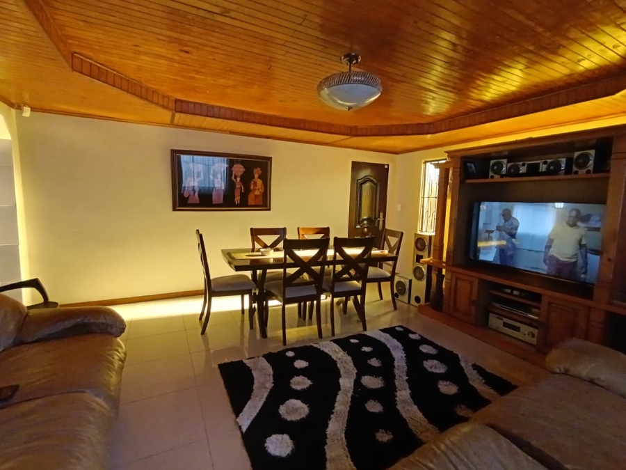 3 Bedroom Property for Sale in Ililiba Gauteng