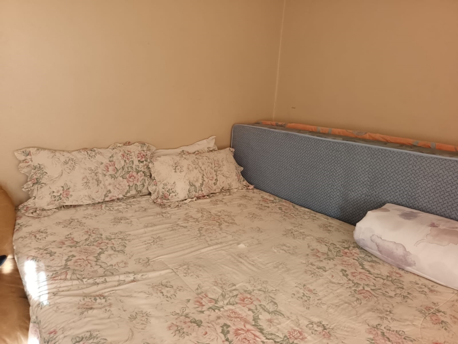 3 Bedroom Property for Sale in Ililiba Gauteng