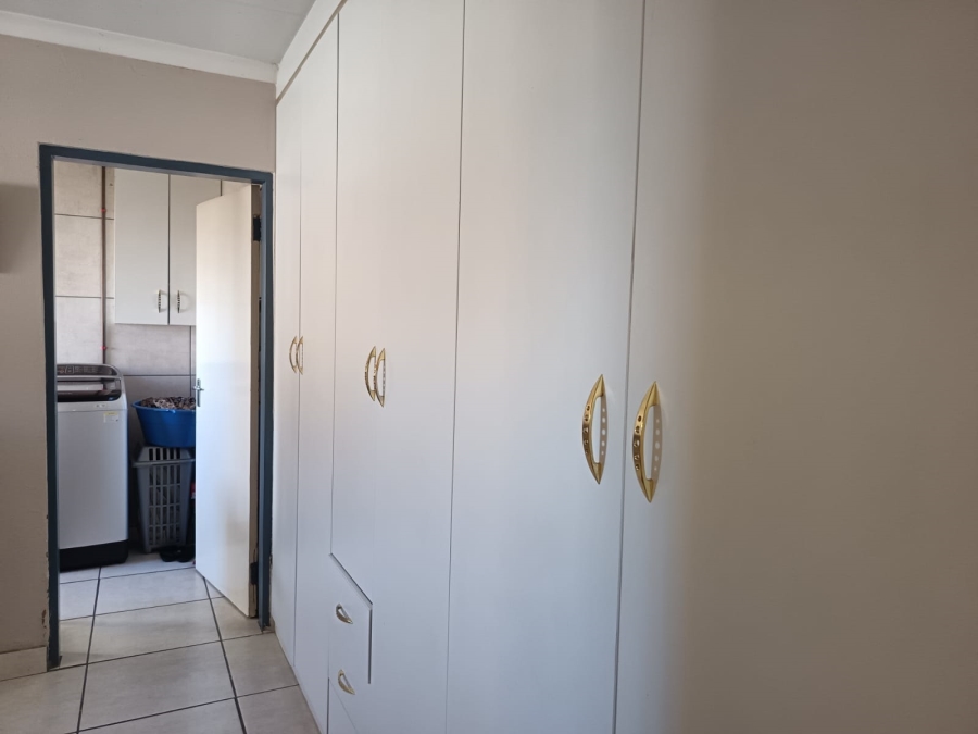3 Bedroom Property for Sale in Ililiba Gauteng