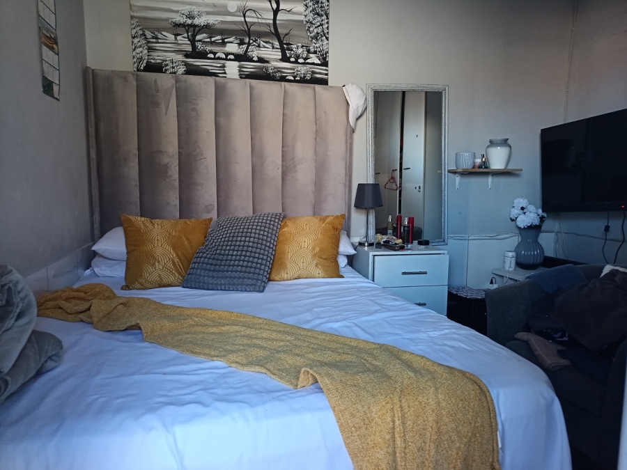 3 Bedroom Property for Sale in Ililiba Gauteng