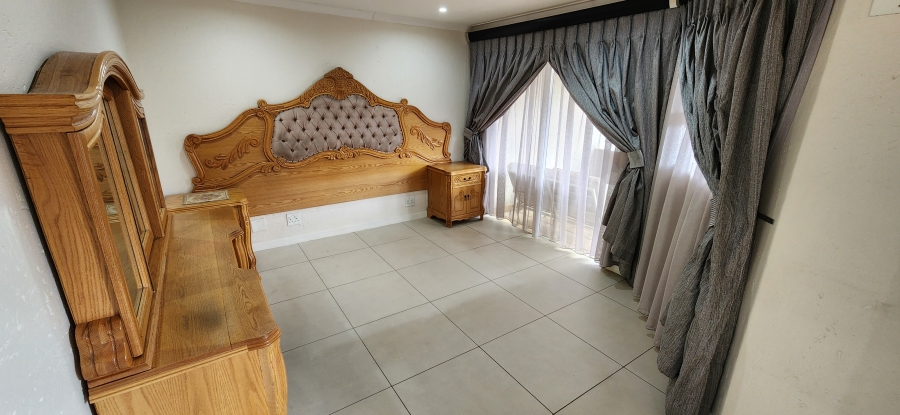 2 Bedroom Property for Sale in Bedford Park Gauteng