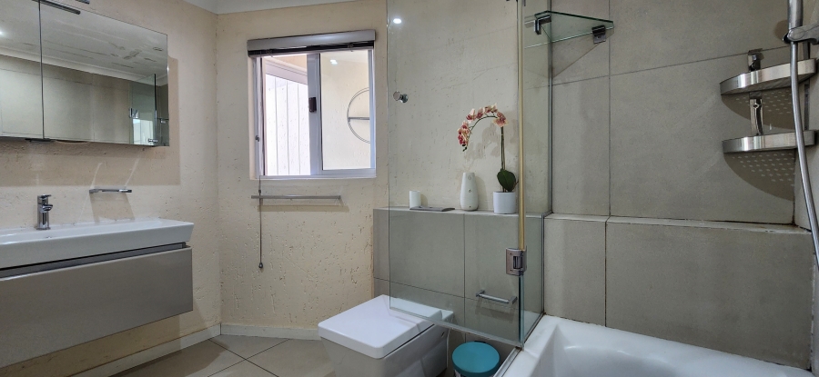 2 Bedroom Property for Sale in Bedford Park Gauteng