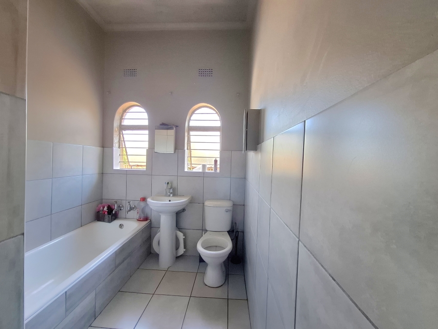 3 Bedroom Property for Sale in Lewisham Gauteng
