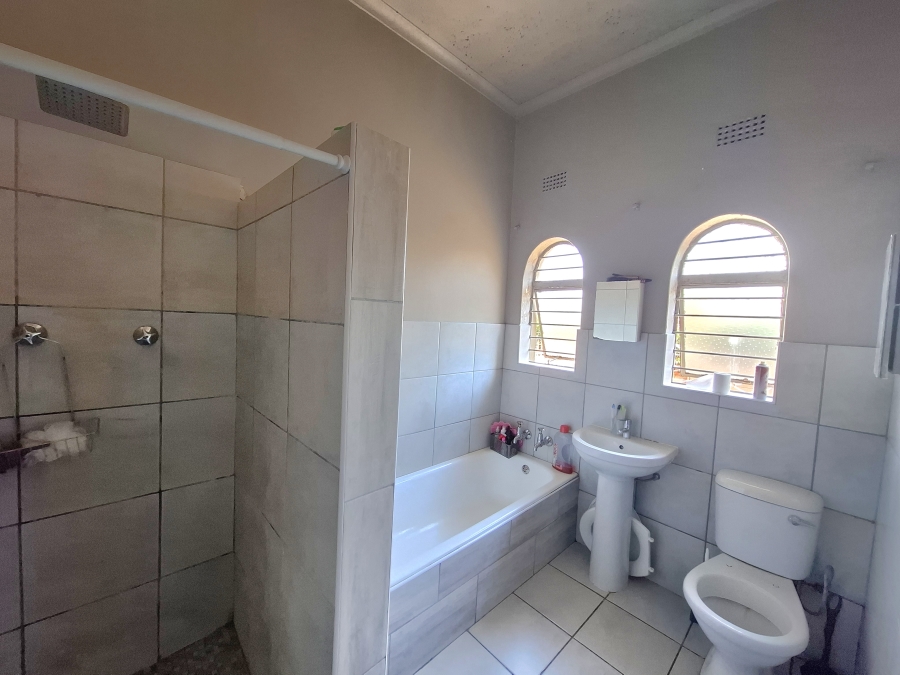 3 Bedroom Property for Sale in Lewisham Gauteng