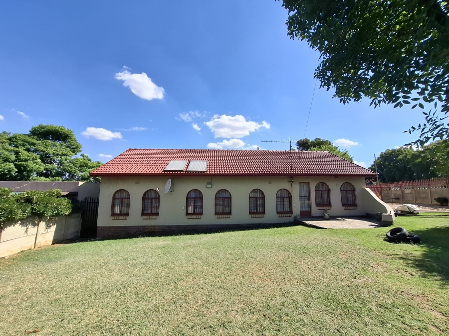 3 Bedroom Property for Sale in Lewisham Gauteng