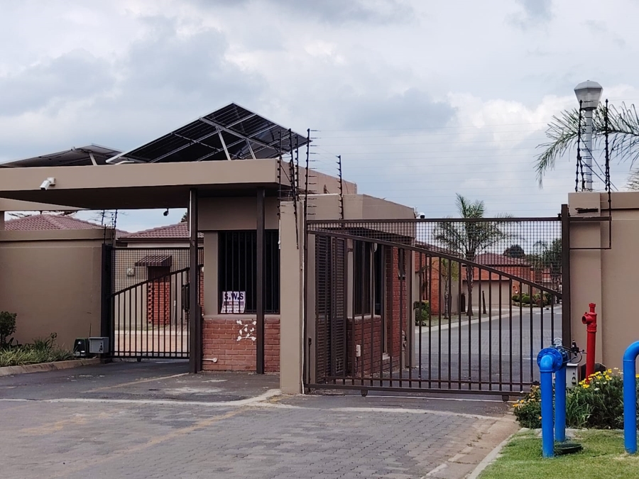 3 Bedroom Property for Sale in Beyers Park Gauteng