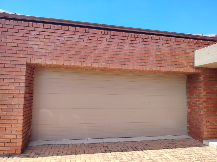 3 Bedroom Property for Sale in Beyers Park Gauteng