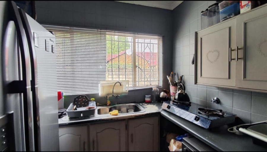 3 Bedroom Property for Sale in Bonaero Park Gauteng