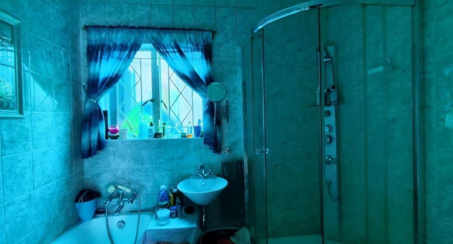 3 Bedroom Property for Sale in Bonaero Park Gauteng