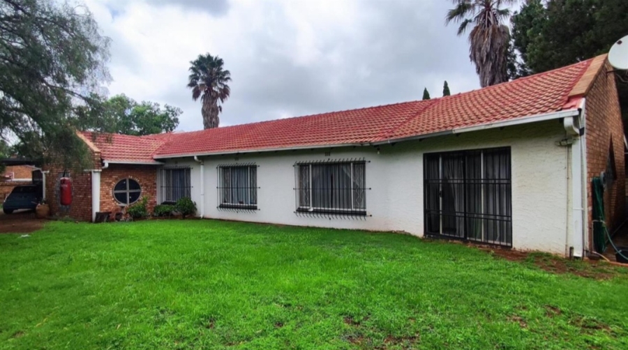 3 Bedroom Property for Sale in Bonaero Park Gauteng