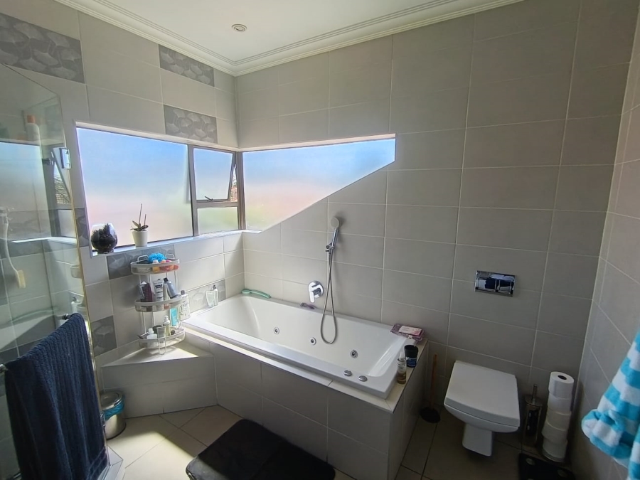 3 Bedroom Property for Sale in Bartlett Gauteng