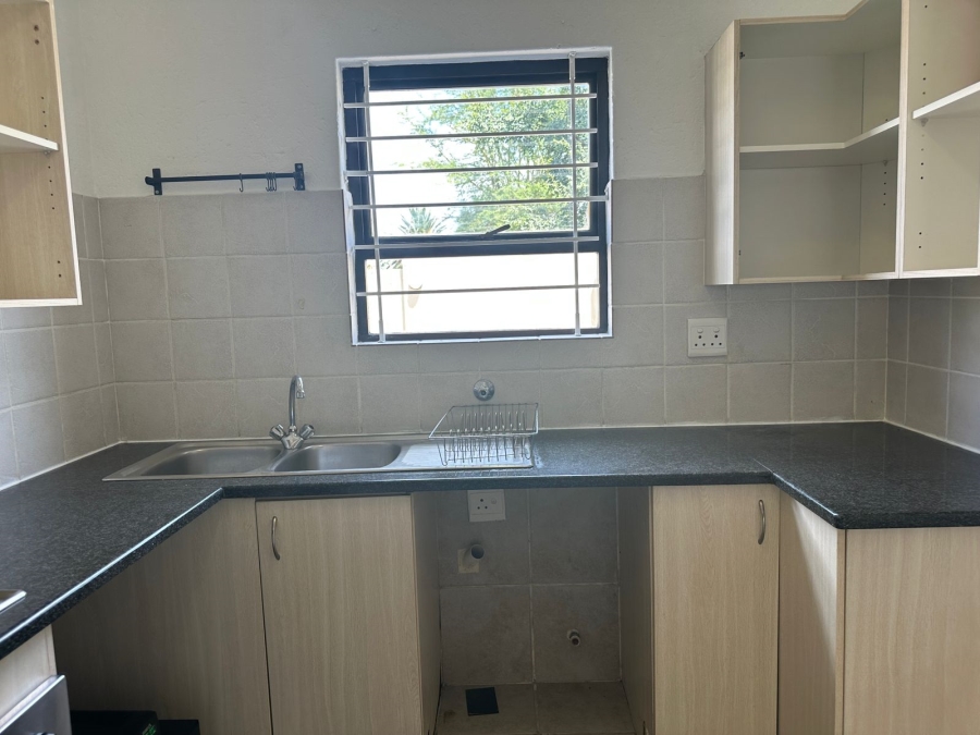 To Let 2 Bedroom Property for Rent in Franklin Roosevelt Park Gauteng