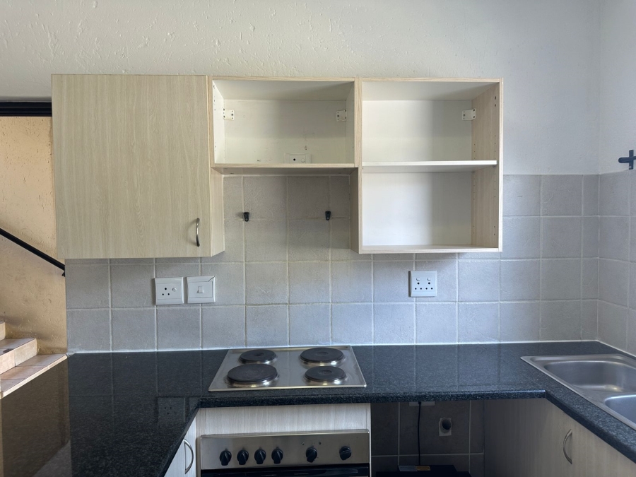 To Let 2 Bedroom Property for Rent in Franklin Roosevelt Park Gauteng