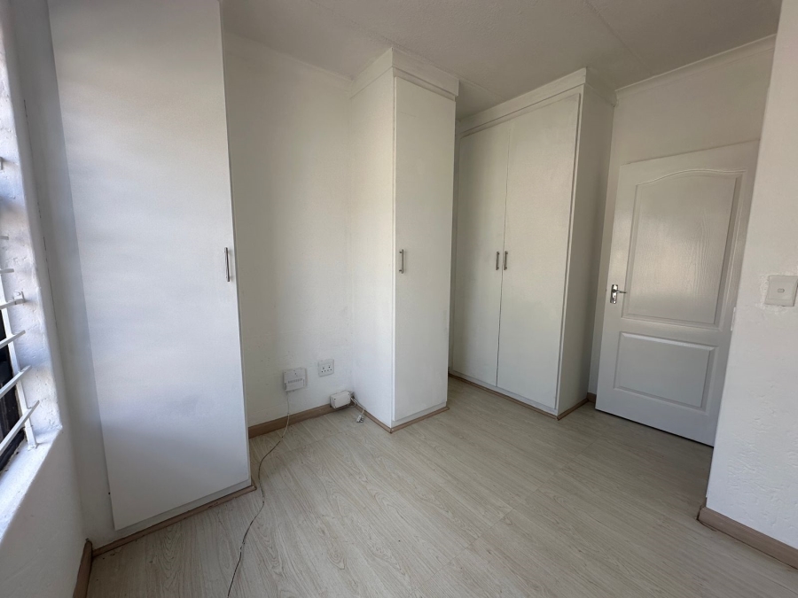 To Let 2 Bedroom Property for Rent in Franklin Roosevelt Park Gauteng