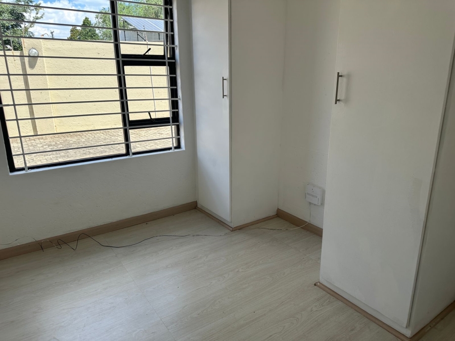 To Let 2 Bedroom Property for Rent in Franklin Roosevelt Park Gauteng