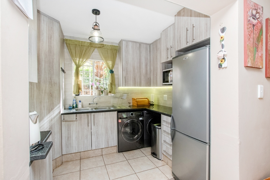 5 Bedroom Property for Sale in Little Falls Gauteng