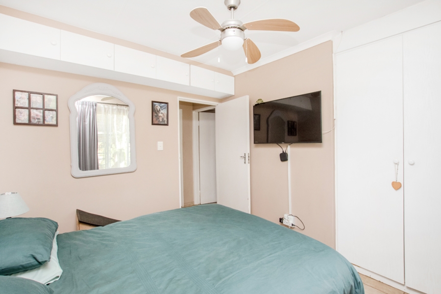 5 Bedroom Property for Sale in Little Falls Gauteng