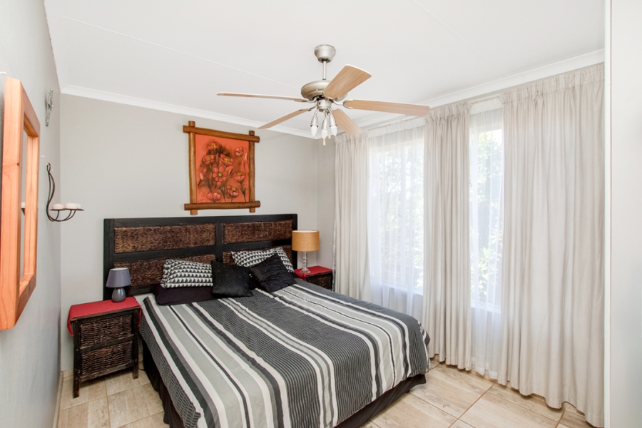 5 Bedroom Property for Sale in Little Falls Gauteng