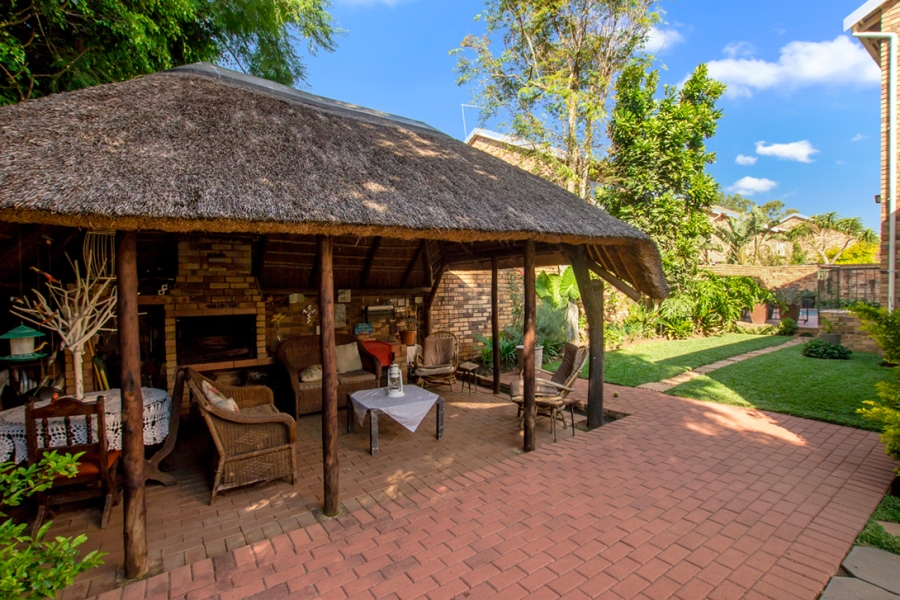 5 Bedroom Property for Sale in Little Falls Gauteng