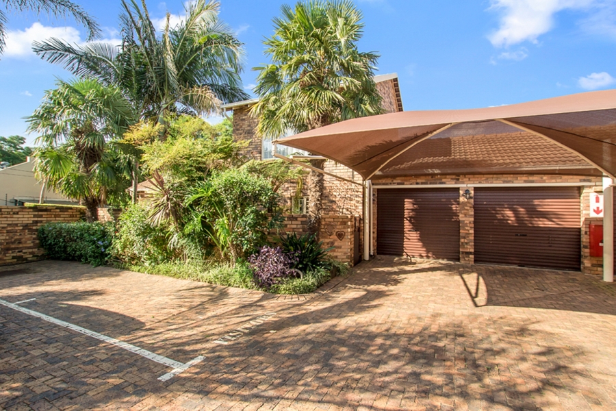 5 Bedroom Property for Sale in Little Falls Gauteng