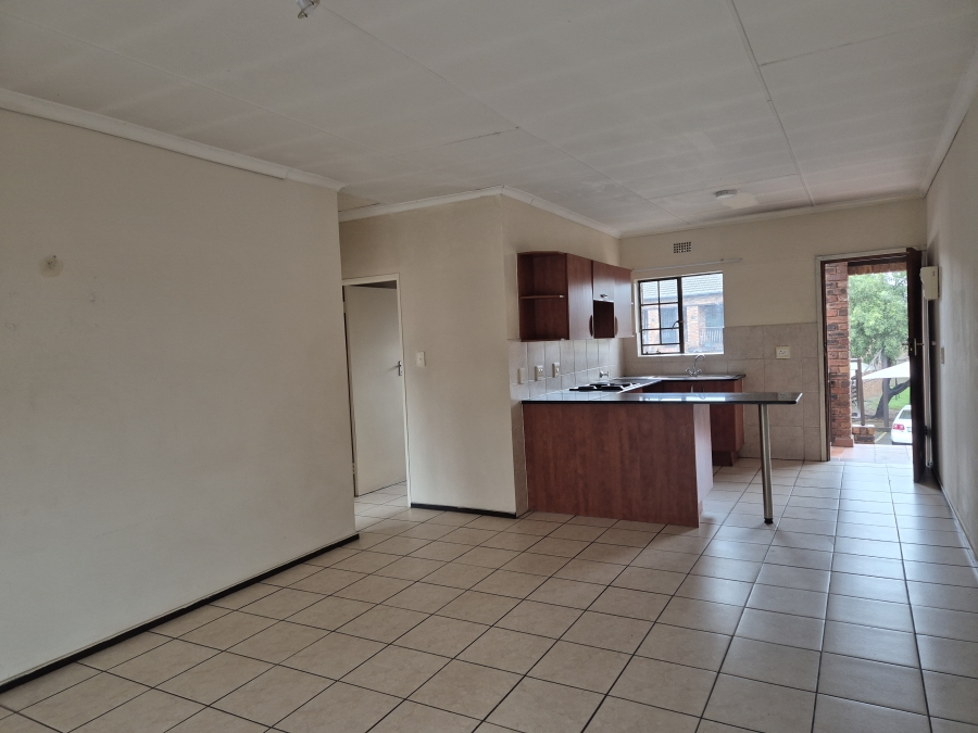 2 Bedroom Property for Sale in Sonneveld Gauteng